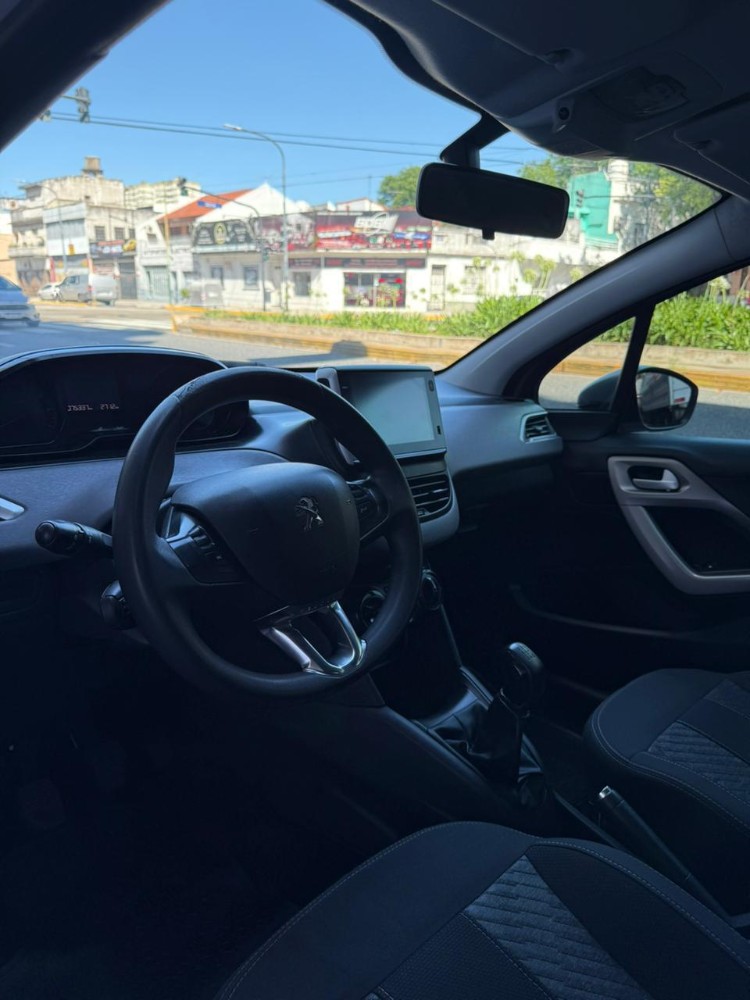 Peugeot 208 Allure — foto 9